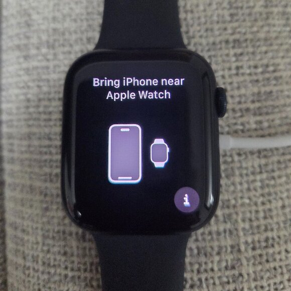 Apple Watch Series 8 (GPS + Cellular) 45mm - Picture 1 of 2